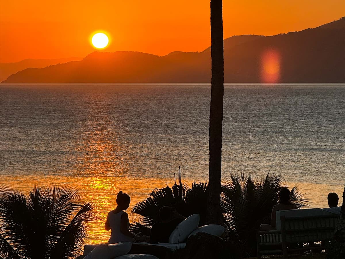 Rosé ao Pôr do Sol